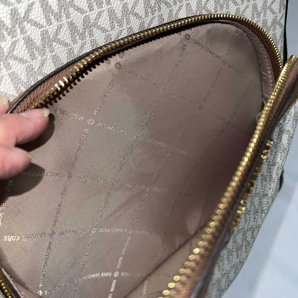 Michael Kors MK Jet Set Monogram Backpack Vanilla Ivory Cream ~ Excellent Cond - Picture 14 of 16